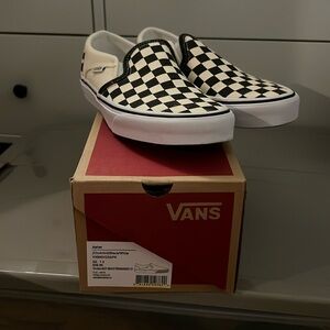 VGUC Vans Slip on Checkered Black/White sneakers